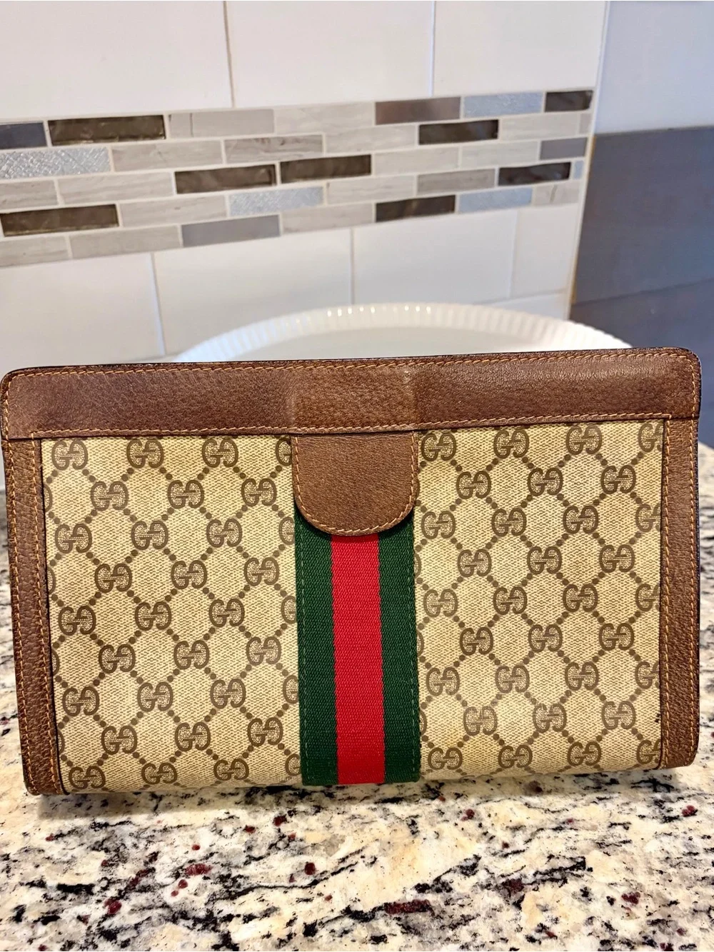 ✨ Authentic vintage Gucci at an amazing price! ✨